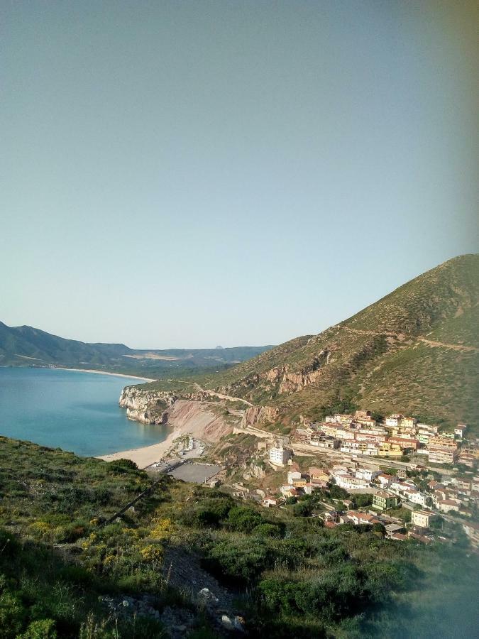 Al Mare, Al Sole, Si', Ma Nella Casa Del Minatore 布杰鲁 外观 照片