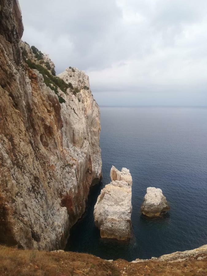 Al Mare, Al Sole, Si', Ma Nella Casa Del Minatore 布杰鲁 外观 照片